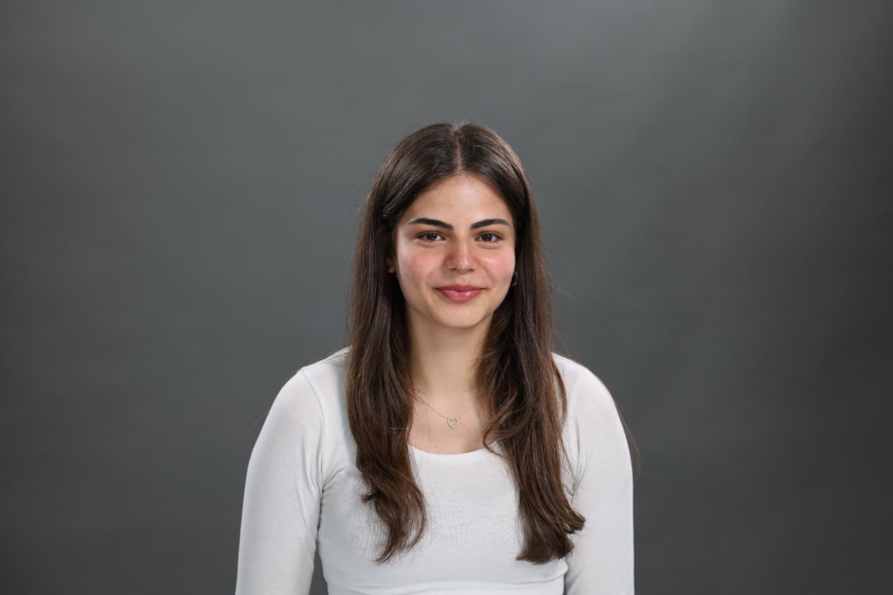 Güneş Tümer portrait